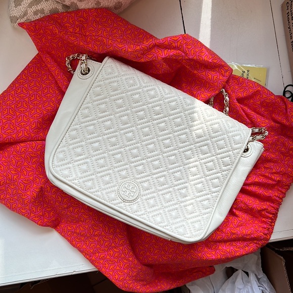 Tory Burch Designer Marion Small Quilted Leather Shoulder Bag - white and gold - Picture 7 of 7